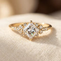 Bague Solitaire Carrée Dorée