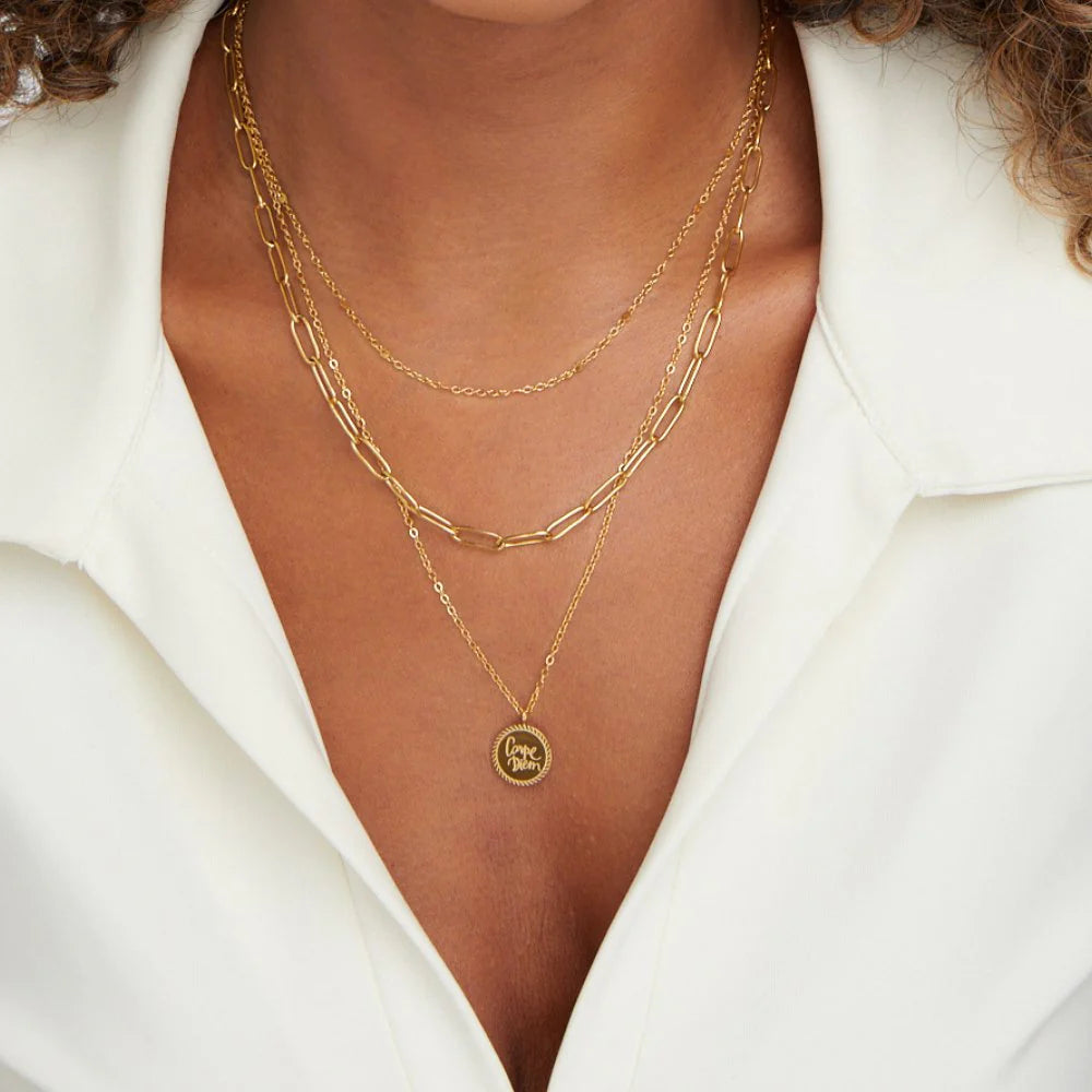 Collier Superposé avec Pièces Vintage