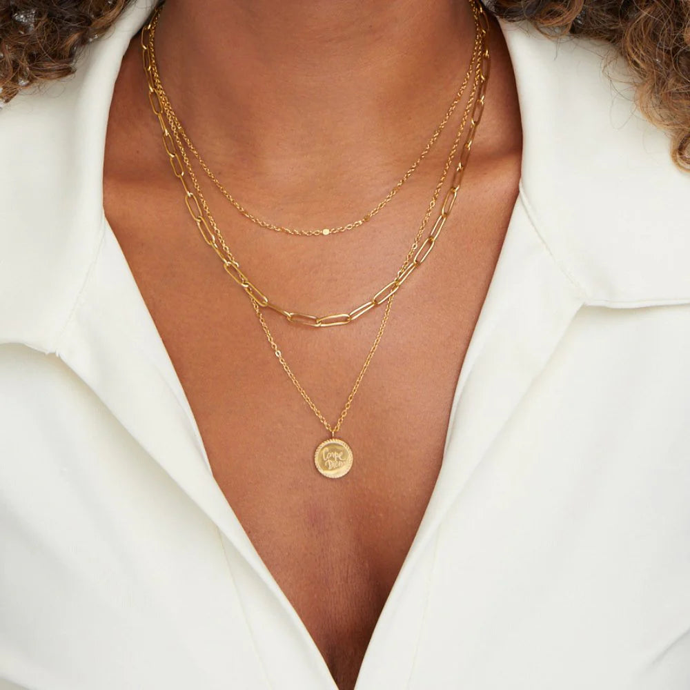Collier Superposé avec Pièces Vintage